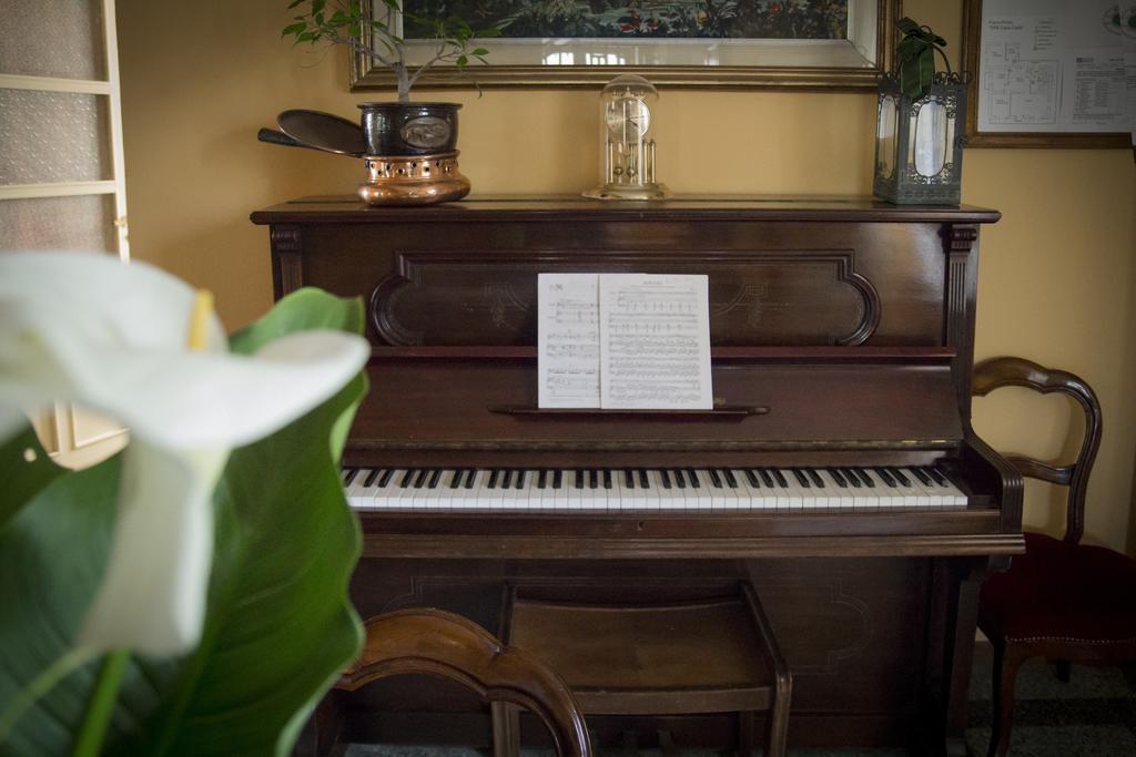 B&B Casa Carla Pinerolo Eksteriør billede